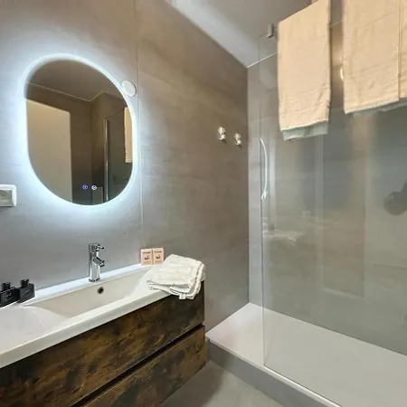 Super Studio 2 Pers Near Basel Near Train Station